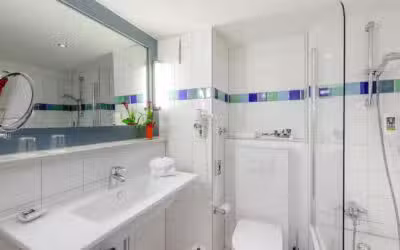 Mercure Hotel München Messe Süd Standardzimmer Privilegezimmer Bad Mercure Hotel München Messe Süd Standardzimmer Privilegezimmer Bad